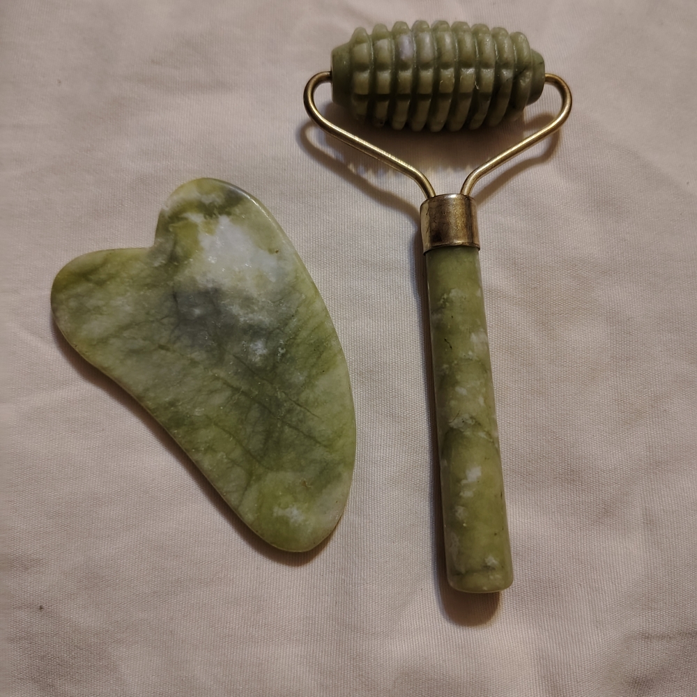 Green Jade Roller and Gua Sha Set